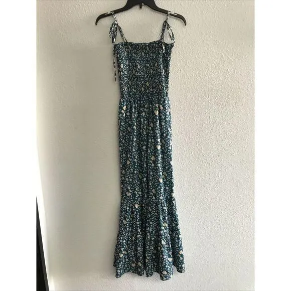 Listing Image Blurred Background