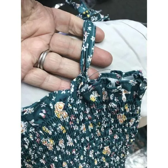 Listing Image Blurred Background