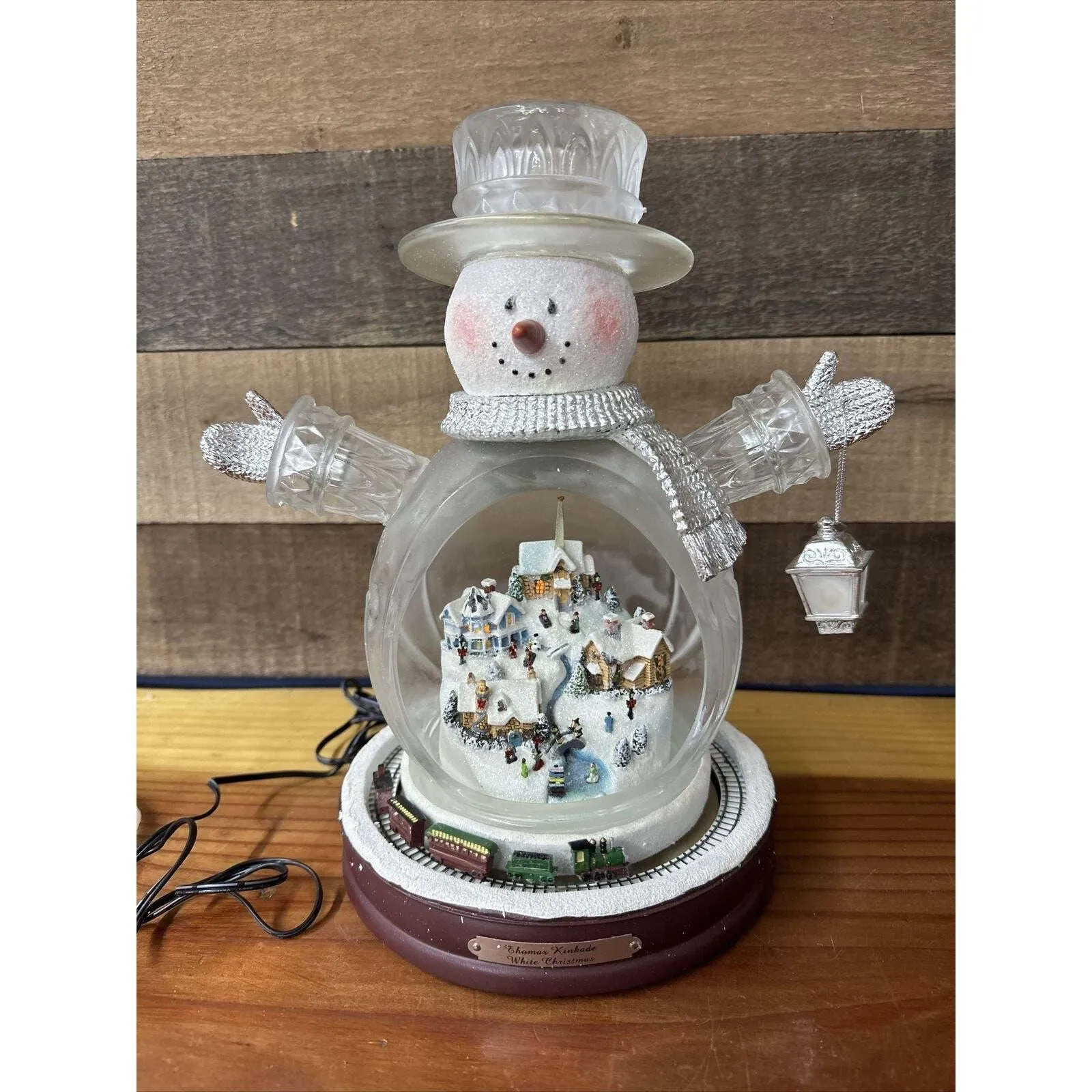 Listing Image Blurred Background
