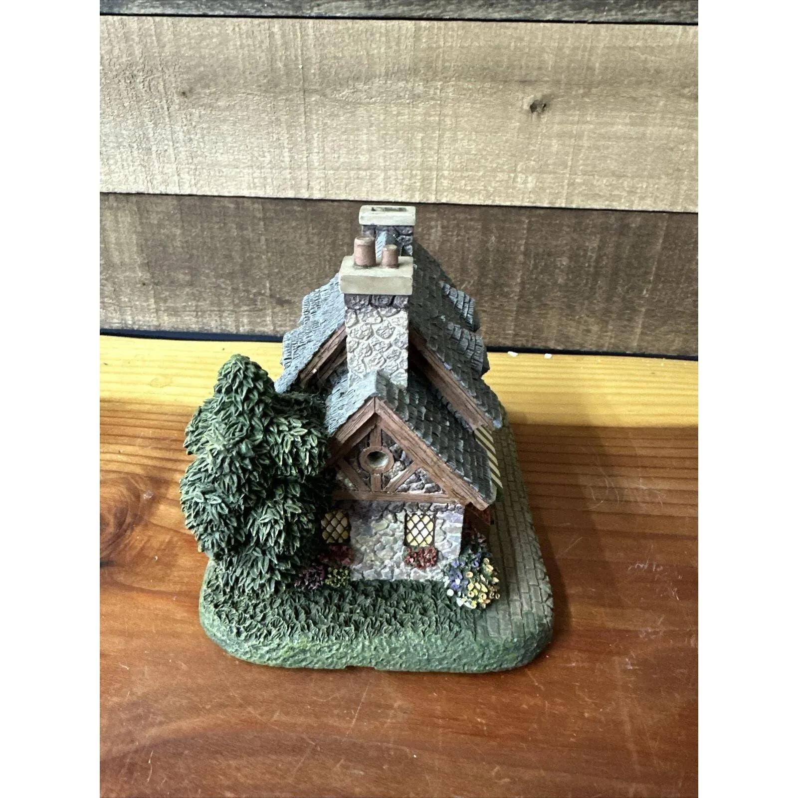 Listing Image Blurred Background