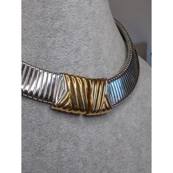 Listing Image Blurred Background