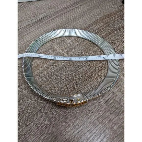 Listing Image Blurred Background