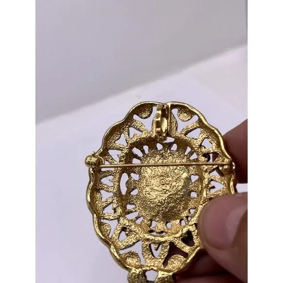 Listing Image Blurred Background