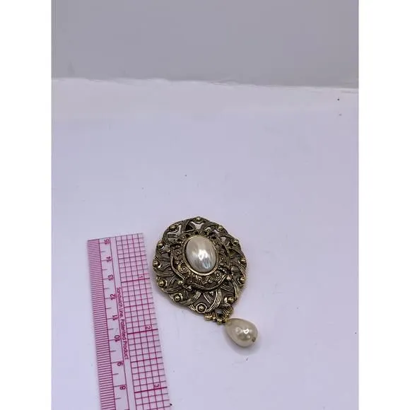 Listing Image Blurred Background