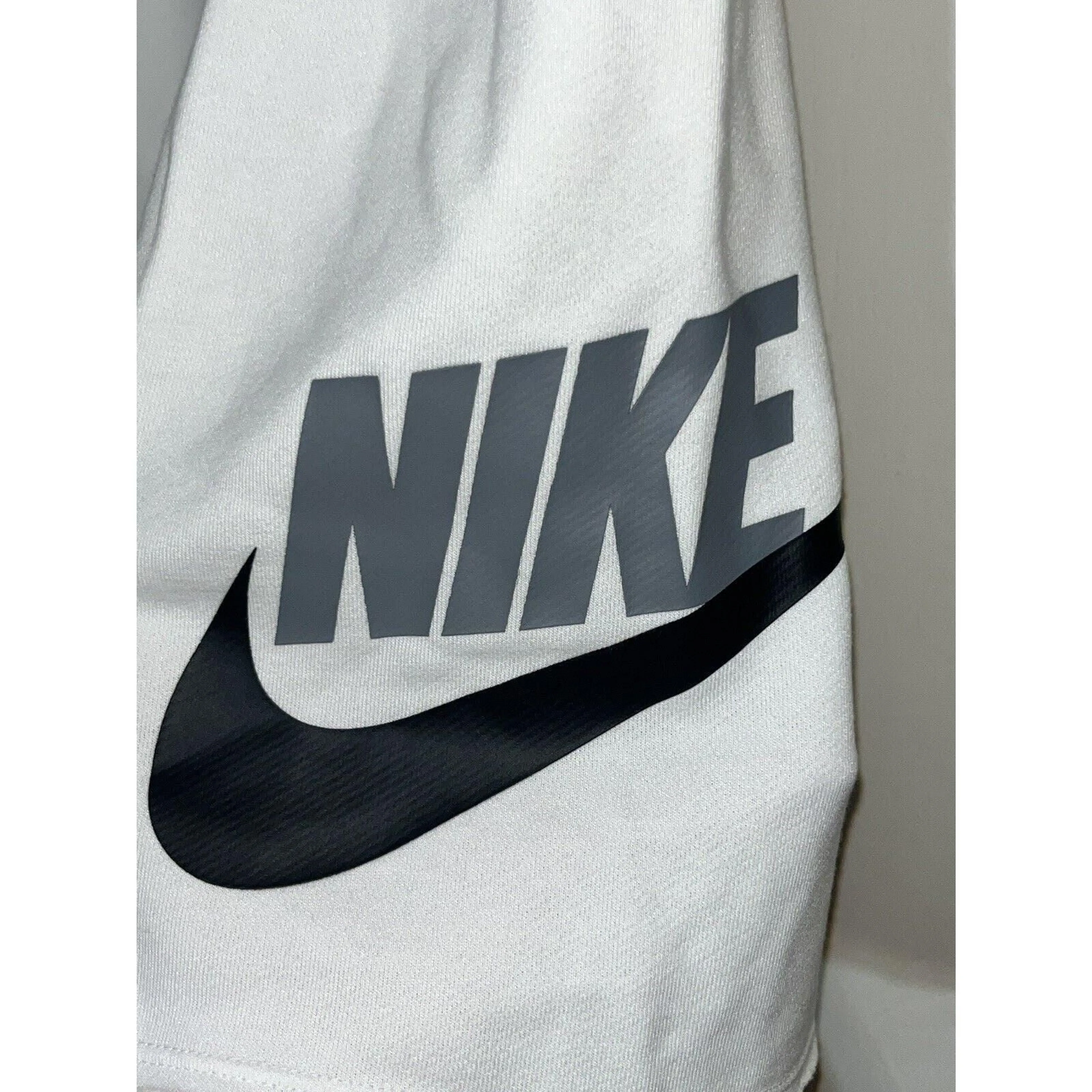 Listing Image Blurred Background