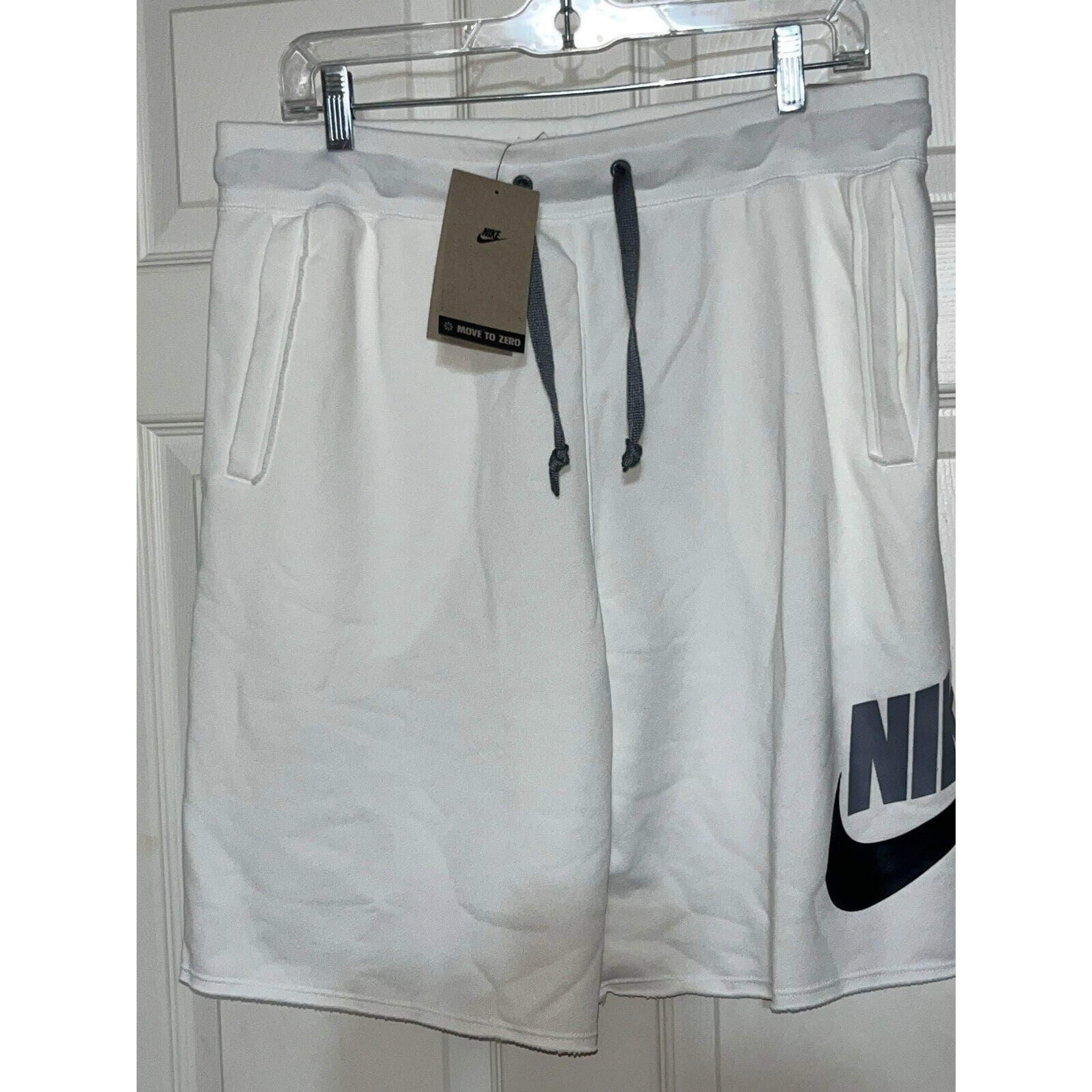 Listing Image Blurred Background