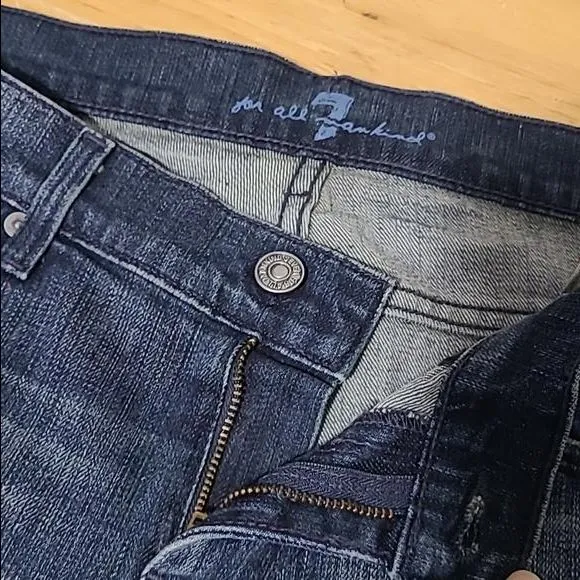 Listing Image Blurred Background