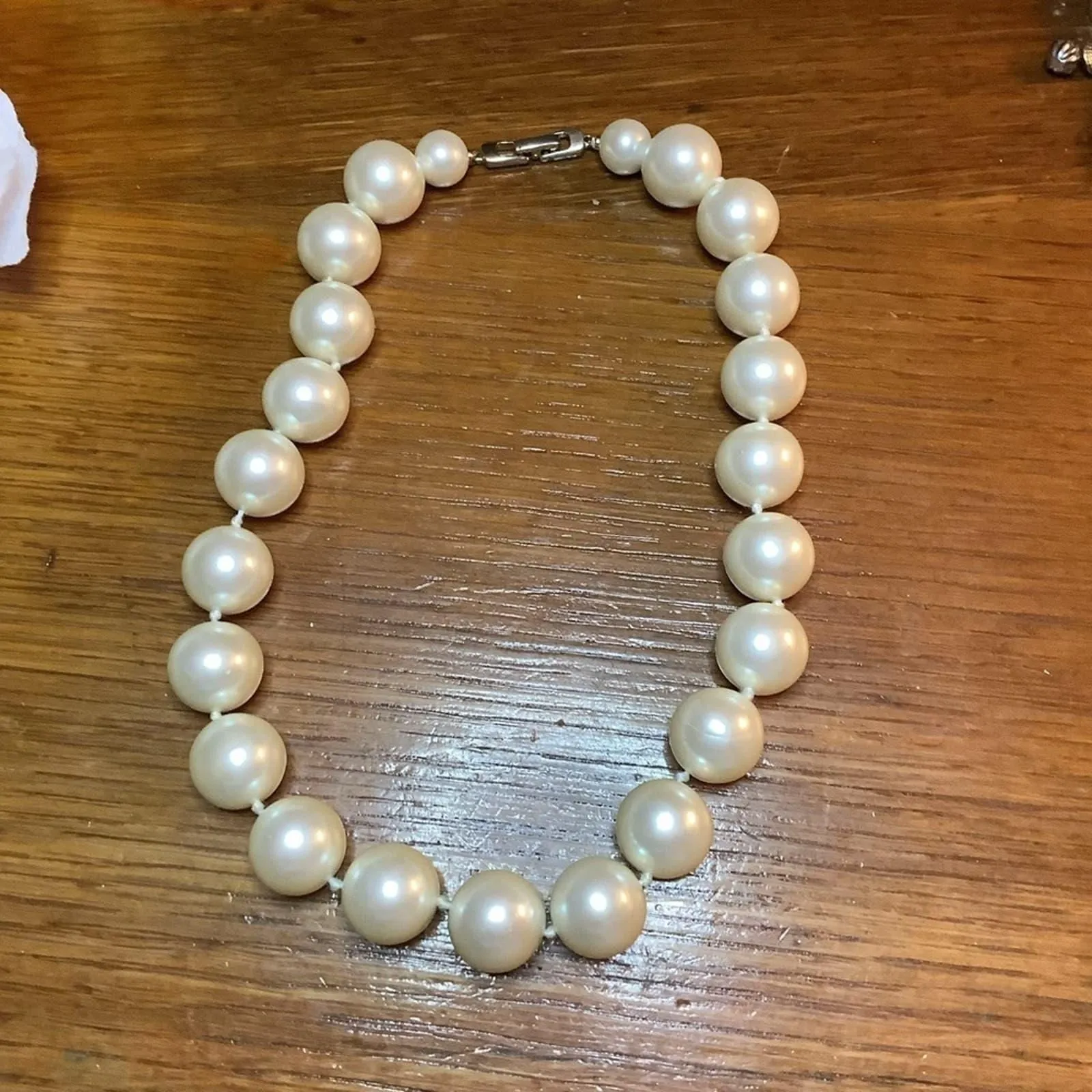 Product image for Vintage faux pearl chunky bold necklace 14”