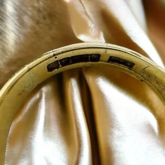 Listing Image Blurred Background