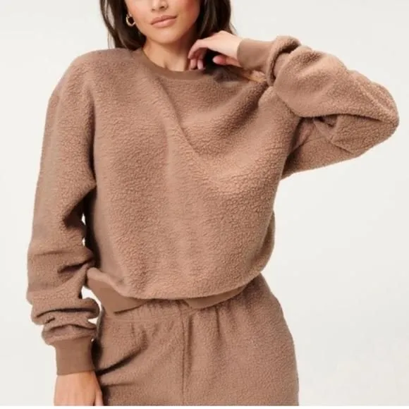 Product image for Good American Sherpa teddy boyfriend sweatshirt