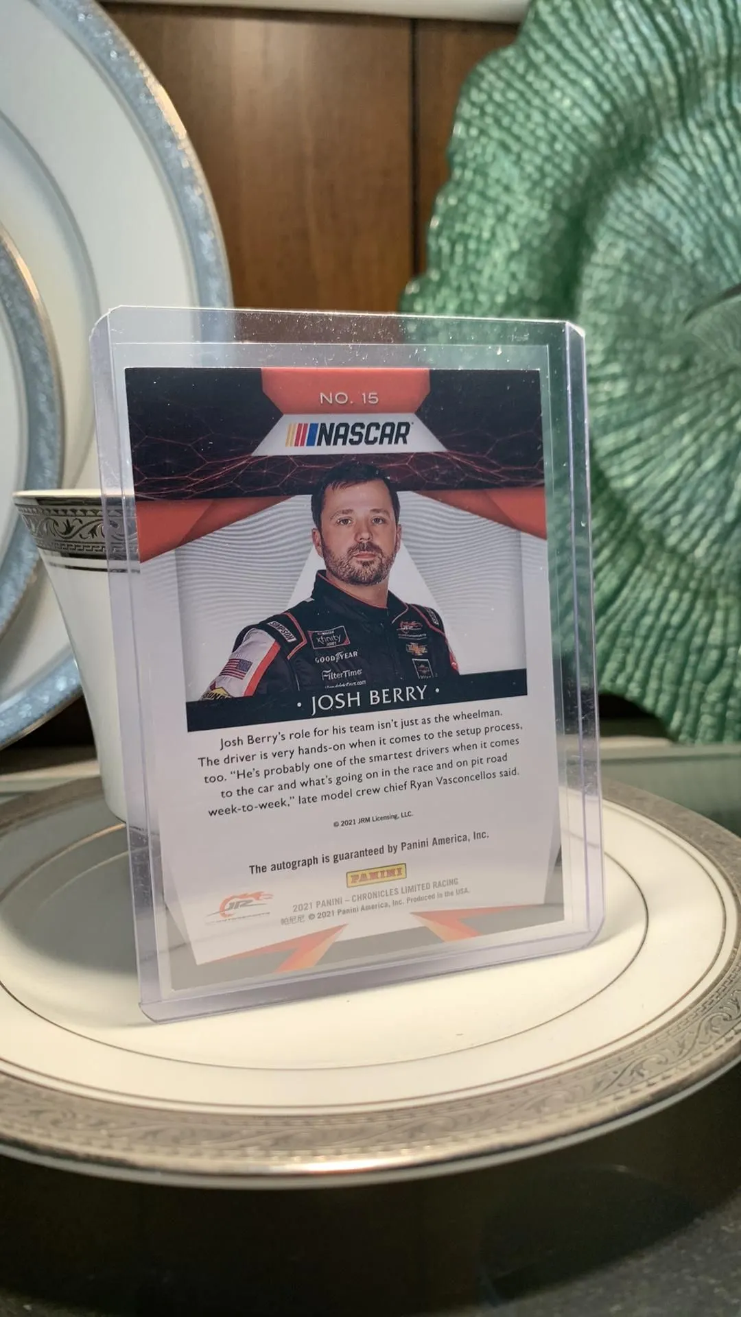 Listing Image Blurred Background