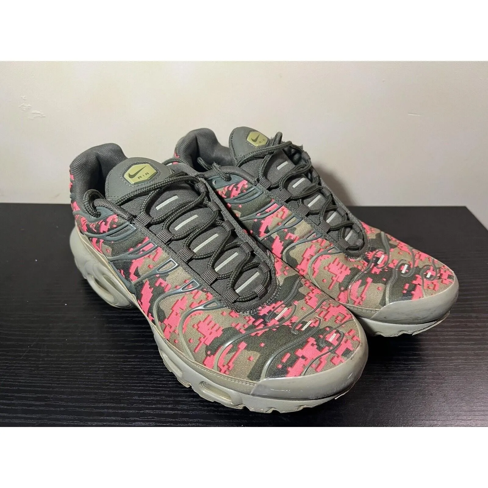 Product image for Nike Air Max TN Olive Green Digital Camo Size 8.5 Mens