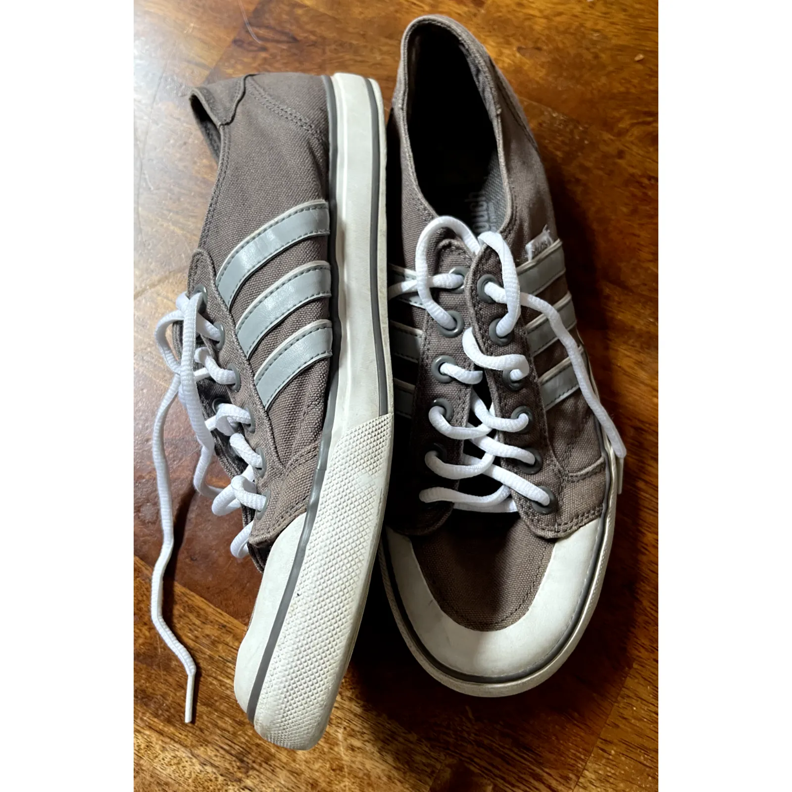 adidas gazelle silver green womens men's adidas vibetouch low profile sneakers - size 10.5
