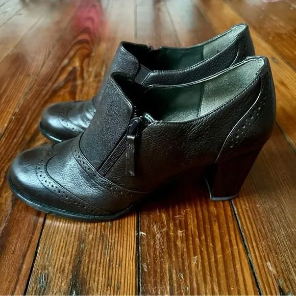 Product image for Naturalized N5 Comfort Darcy saddle ankle bootie in Oxford Brown Leather 7M