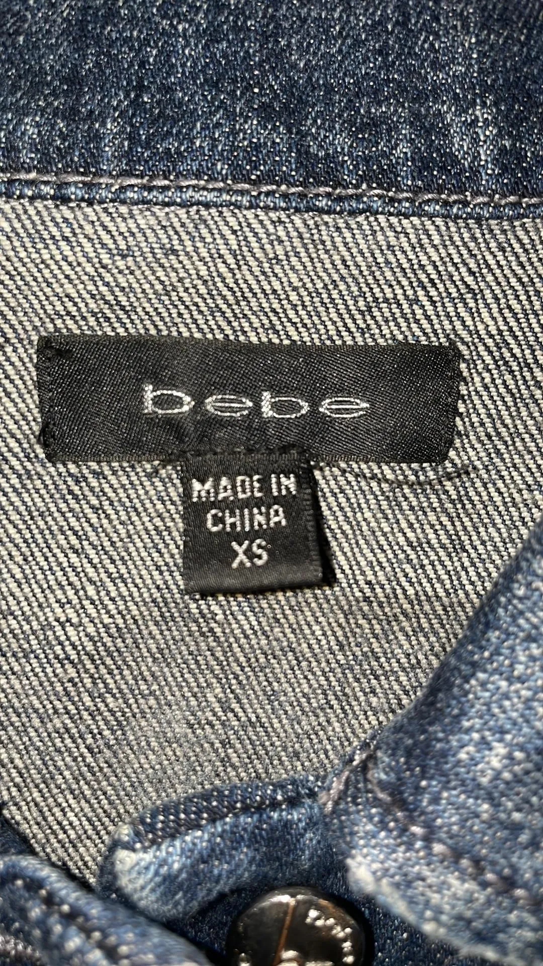 Listing Image Blurred Background
