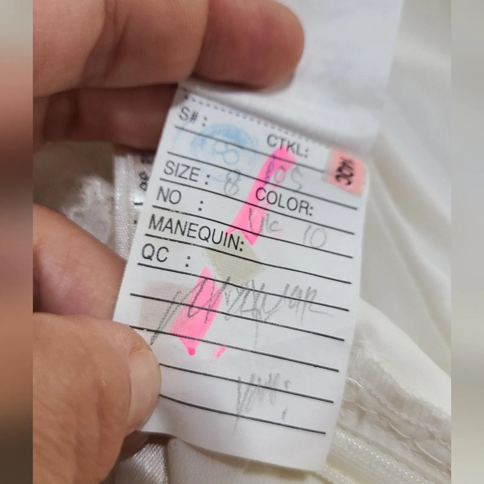 Listing Image Blurred Background