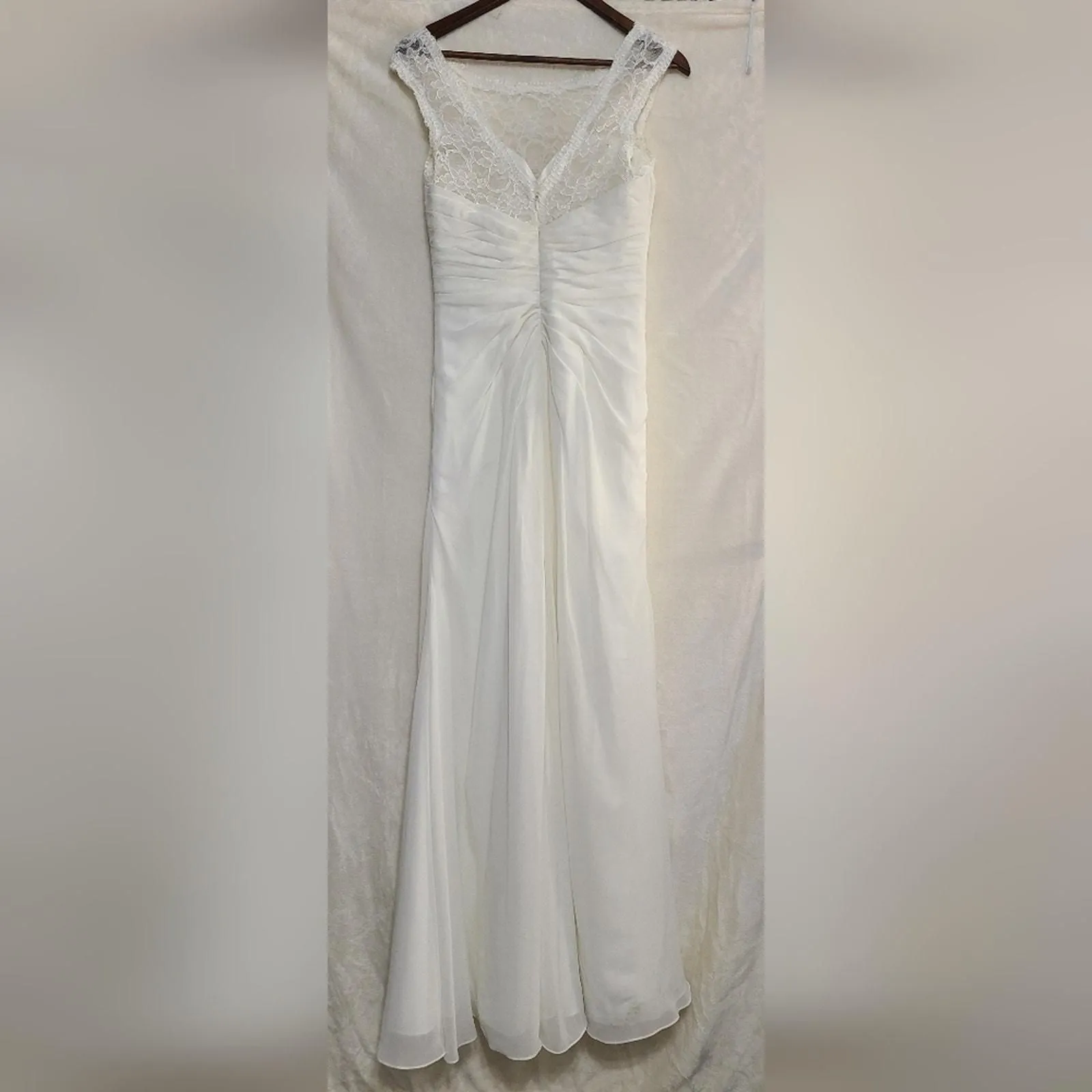 Listing Image Blurred Background