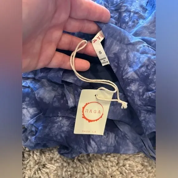 Listing Image Blurred Background