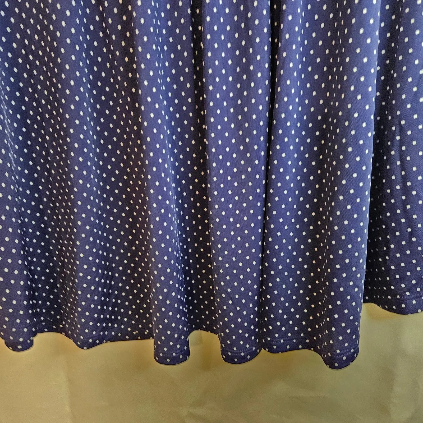 Listing Image Blurred Background