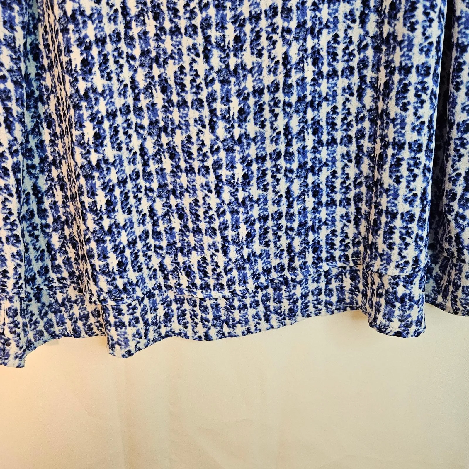 Listing Image Blurred Background