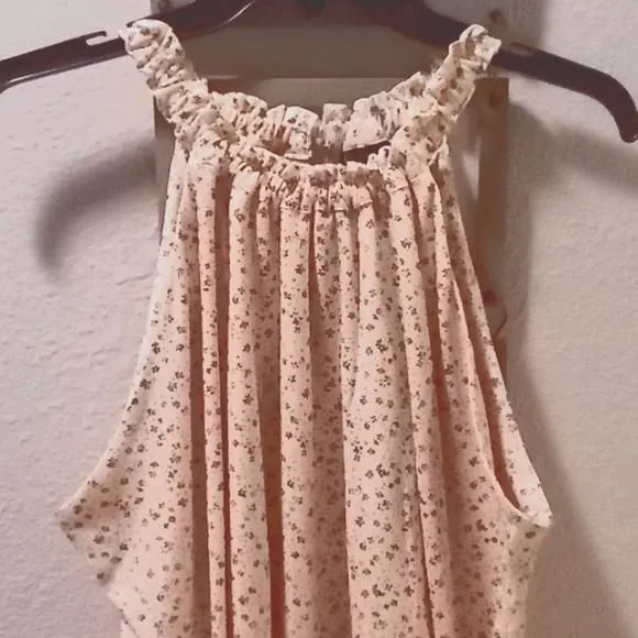 Listing Image Blurred Background