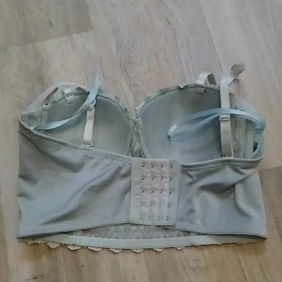 Listing Image Blurred Background