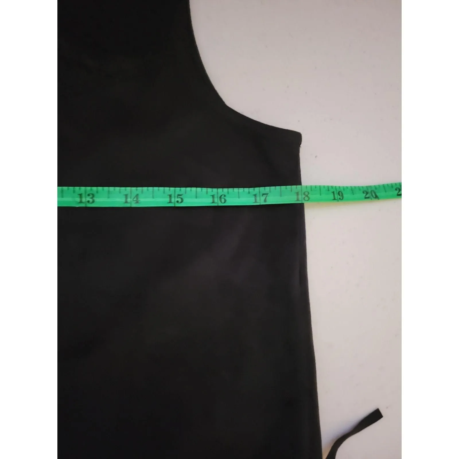 Listing Image Blurred Background