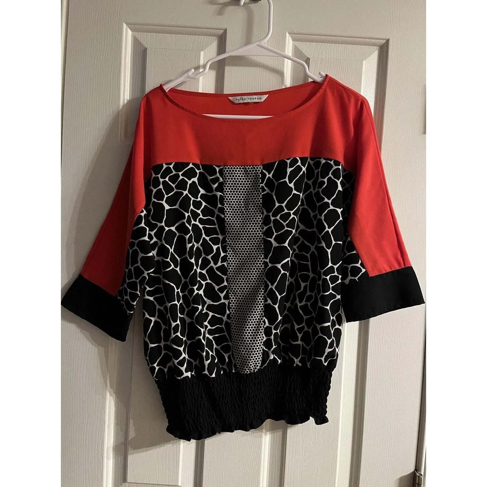 Product image for Peter Nygard sz M Ladies dressy top vacay polyester red black white animal geo