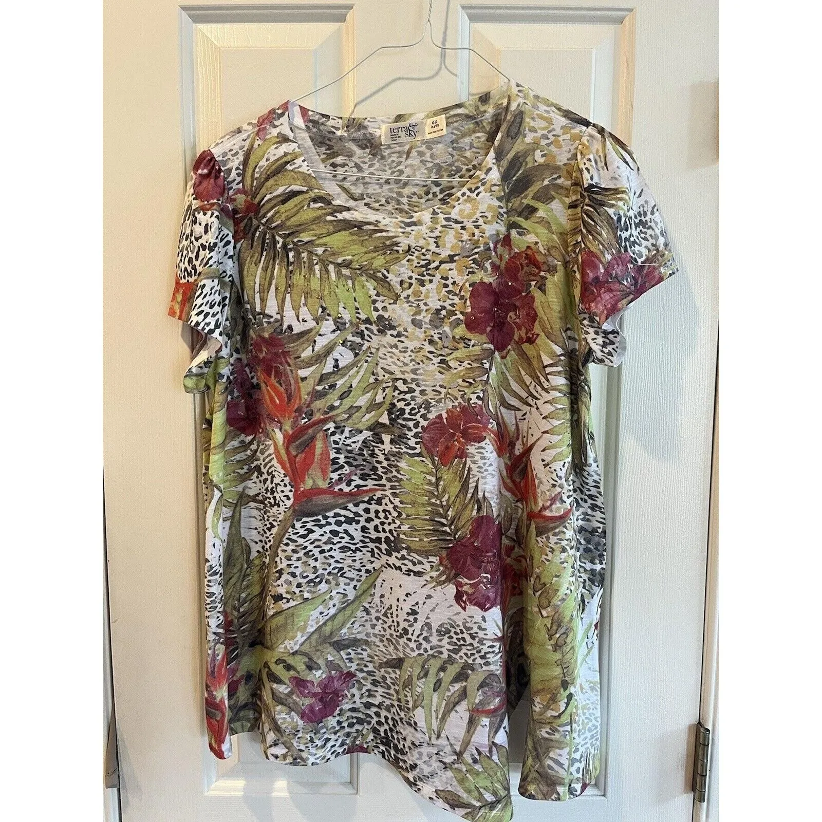 Product image for Terra & Sky sz OX, 14W Ladies casual top polyester animal print floral tropical