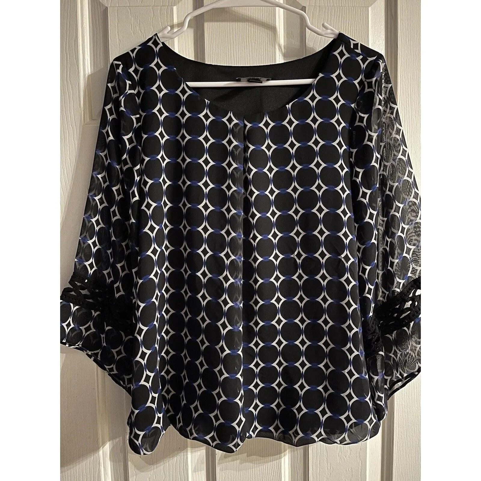 Product image for AGB sz S Ladies black blue white dressy top vacay polyester geometric print