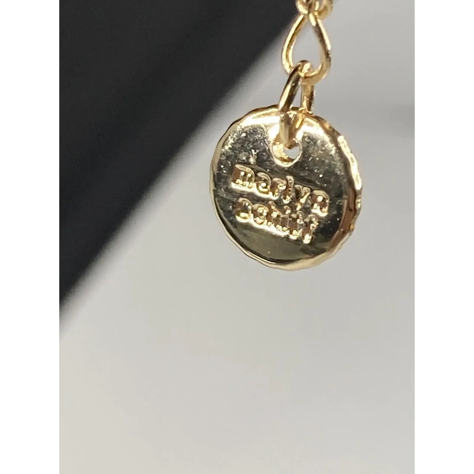 Listing Image Blurred Background