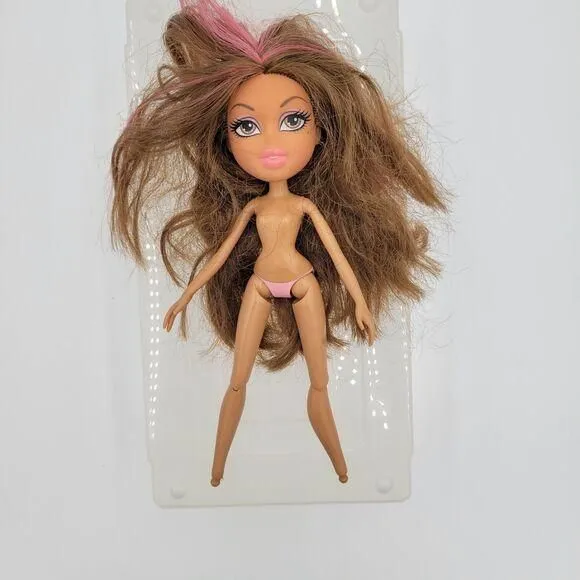Product image for Bratz Hello My Name is Yasmin 2015 Doll No Shoes/Feet Or Clothes