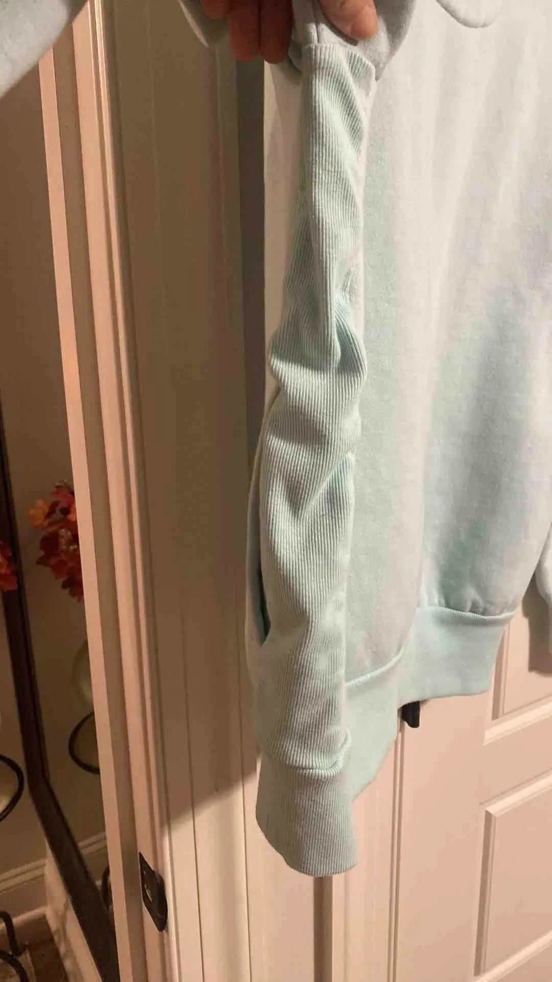 Listing Image Blurred Background
