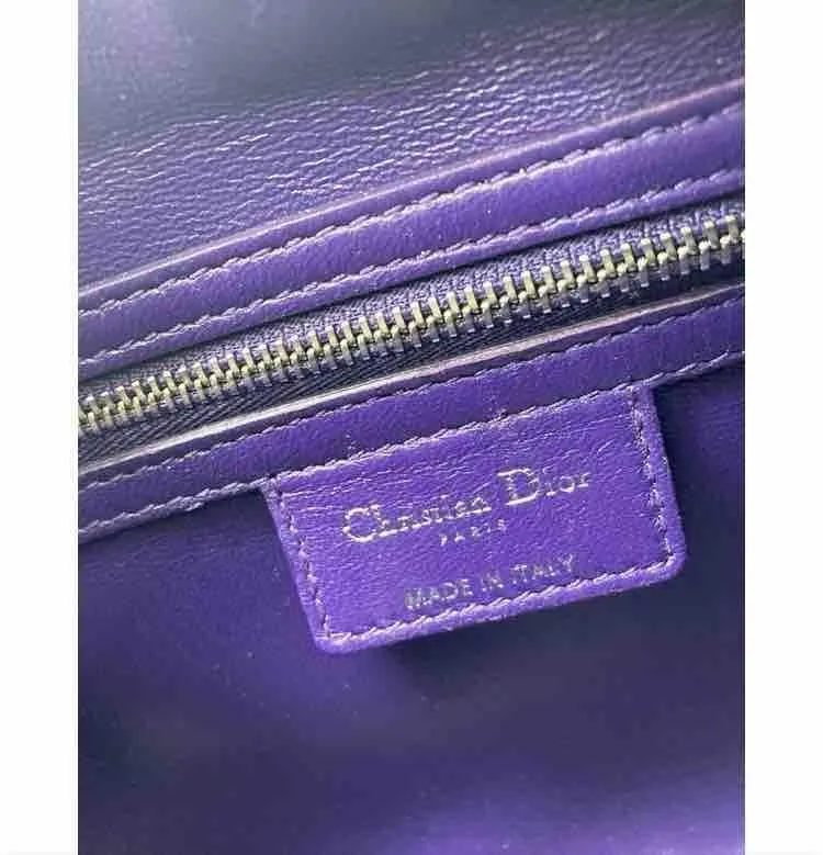 Listing Image Blurred Background