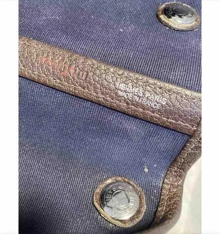Listing Image Blurred Background