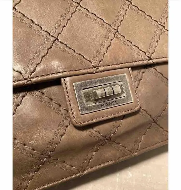 Listing Image Blurred Background