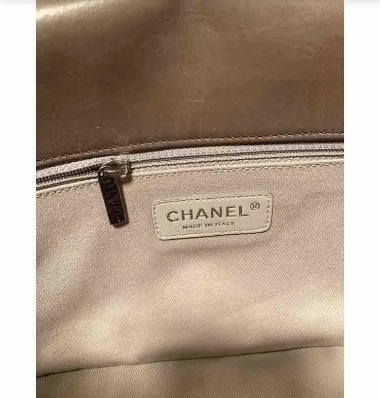 Listing Image Blurred Background