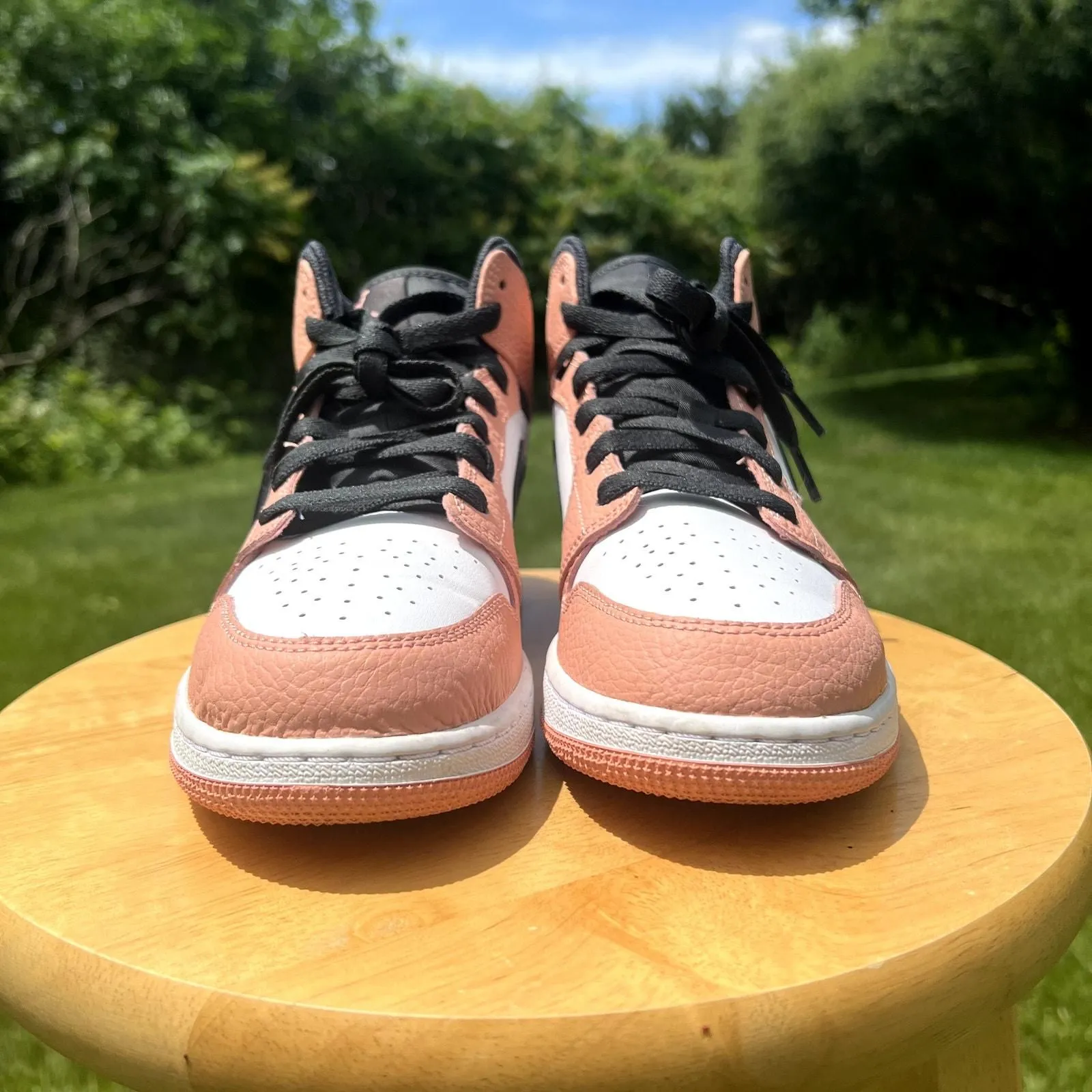 Listing Image Blurred Background