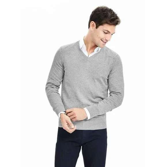 Product image for BANANA REPUBLIC Gray Silk Cotton Cashmere V-Neck‎ Sweater
