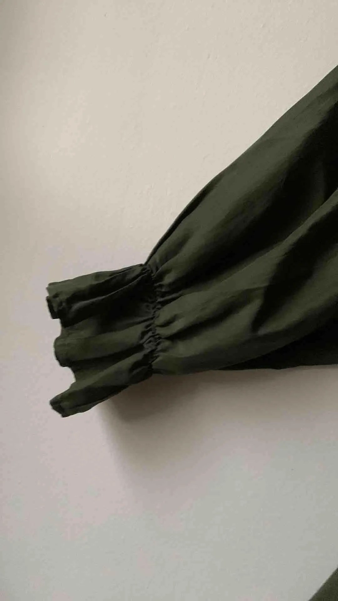 Listing Image Blurred Background