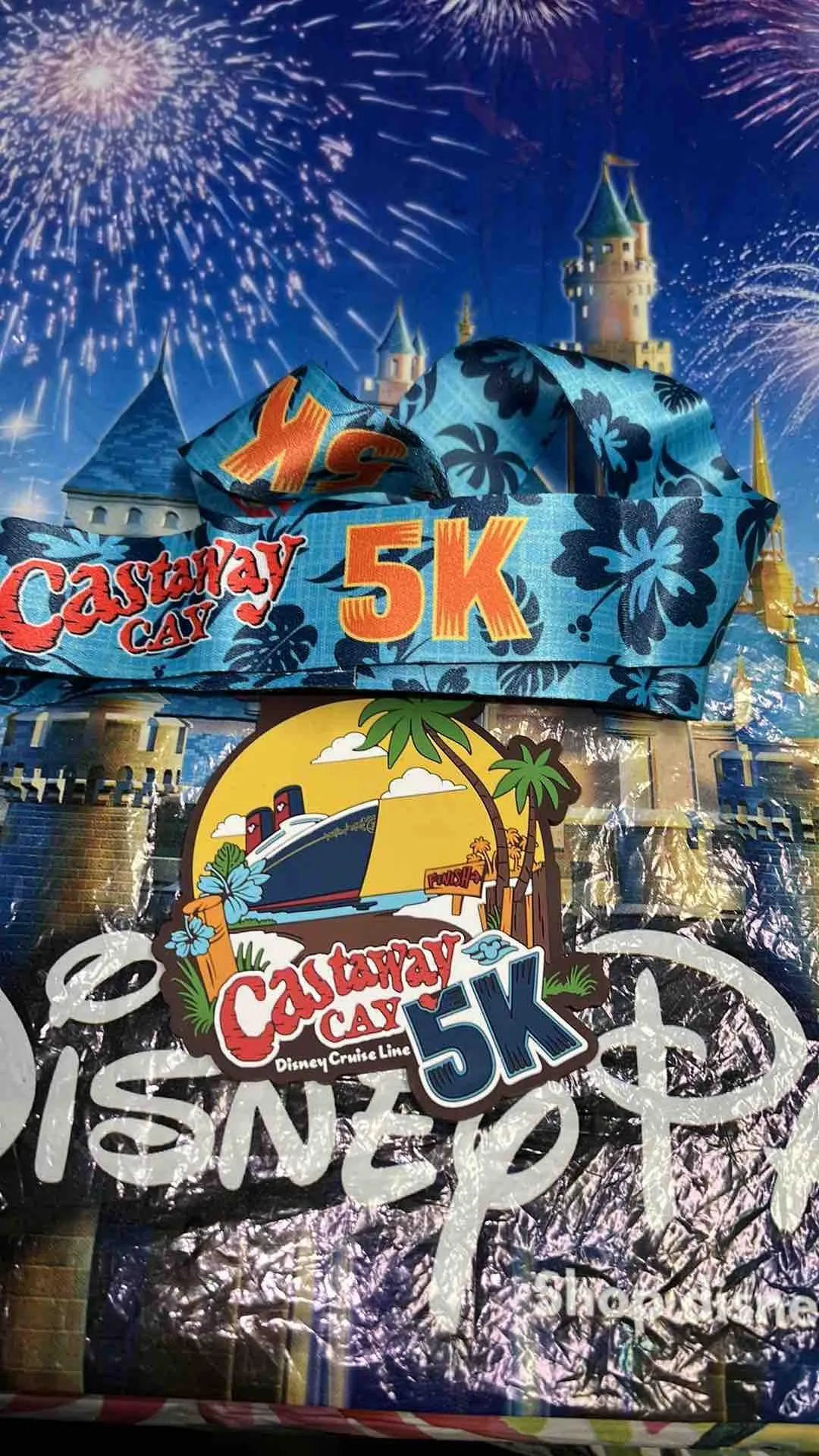 Product image for Exclusive Disney Cruise Line Castaway Cay 5K Finisher Metal - NEW