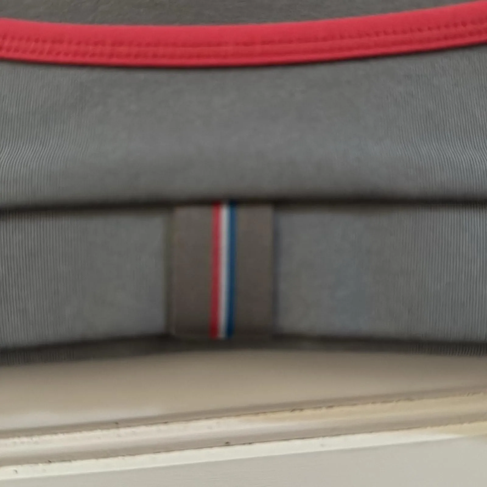 Listing Image Blurred Background