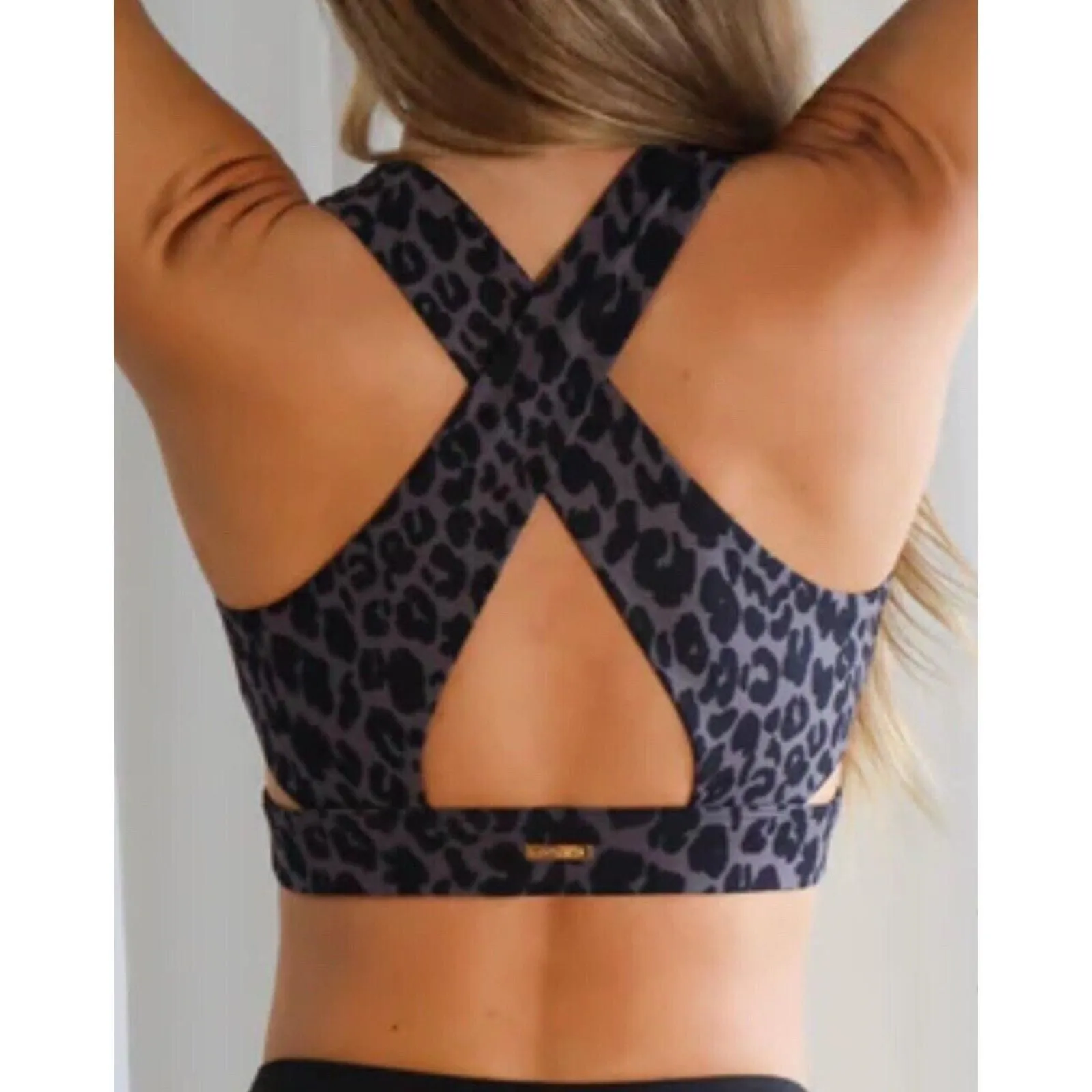 Listing Image Blurred Background