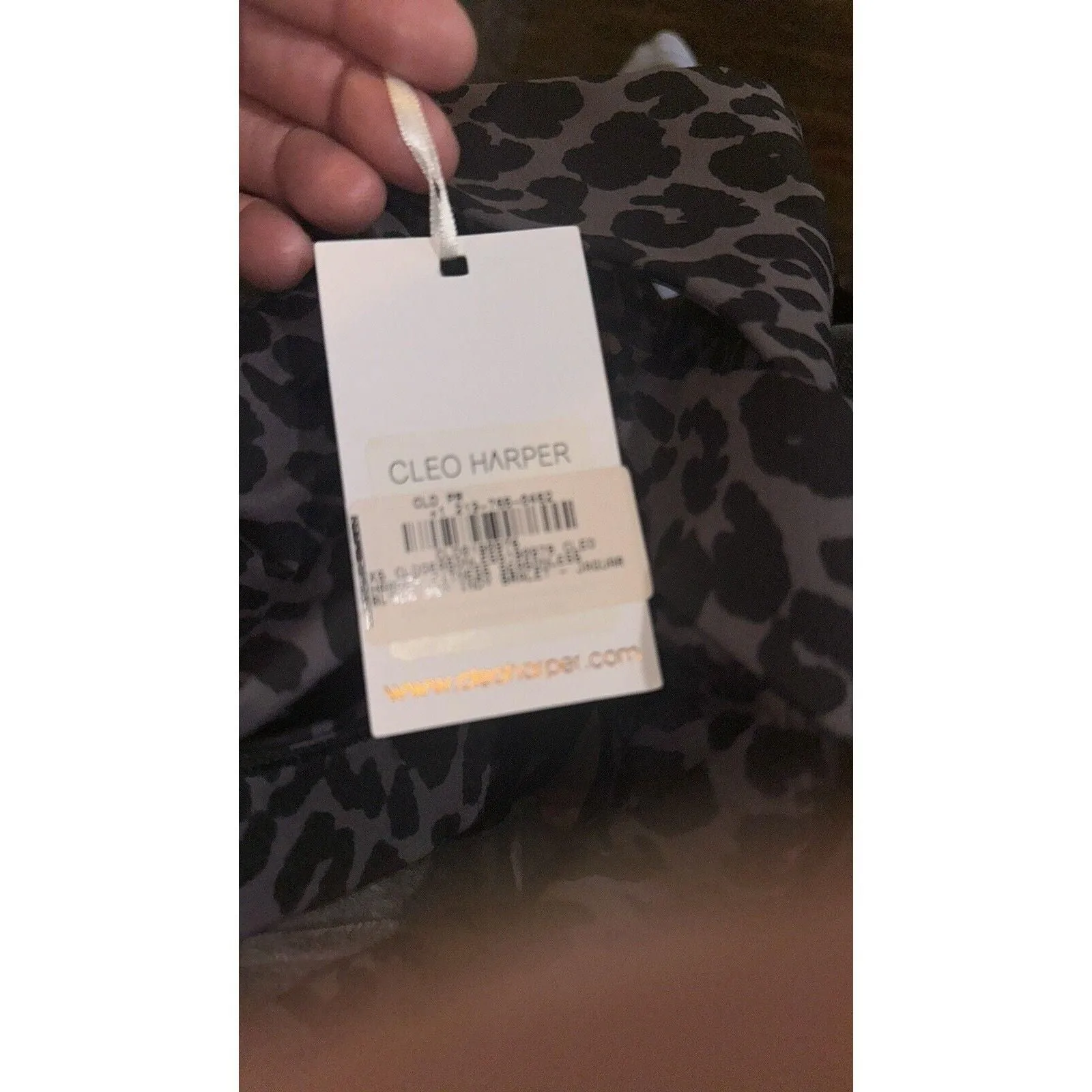 Listing Image Blurred Background