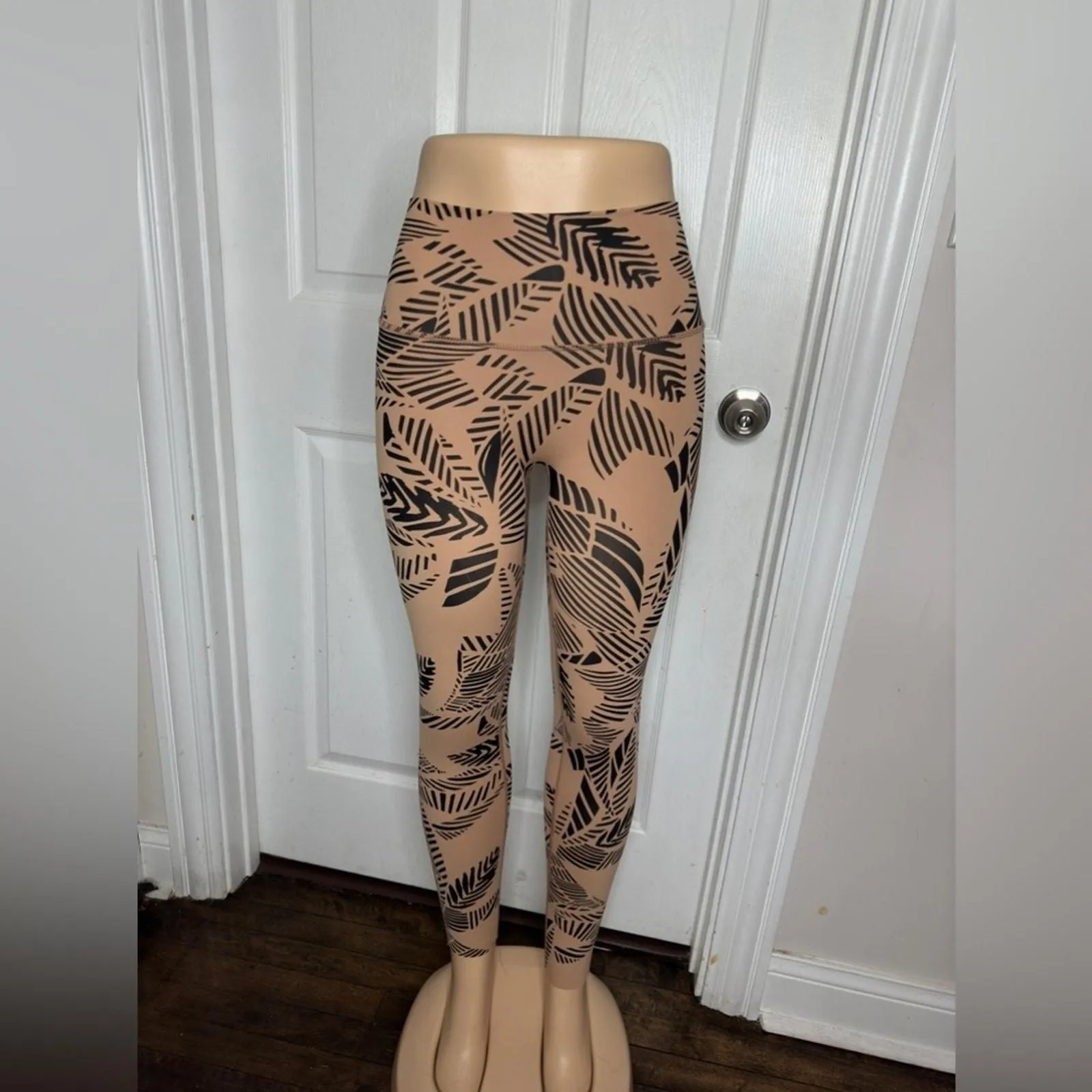 Listing Image Blurred Background