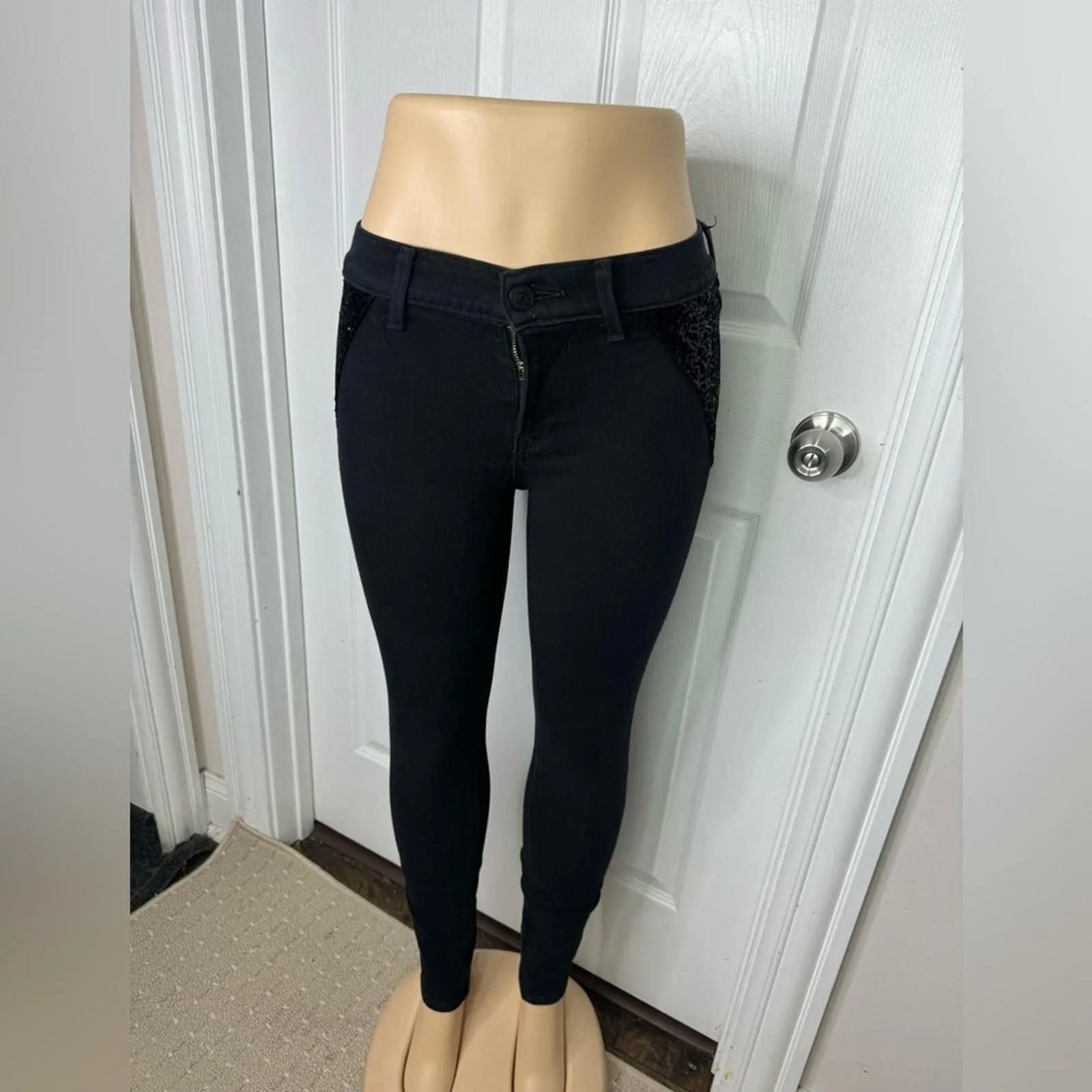 Listing Image Blurred Background