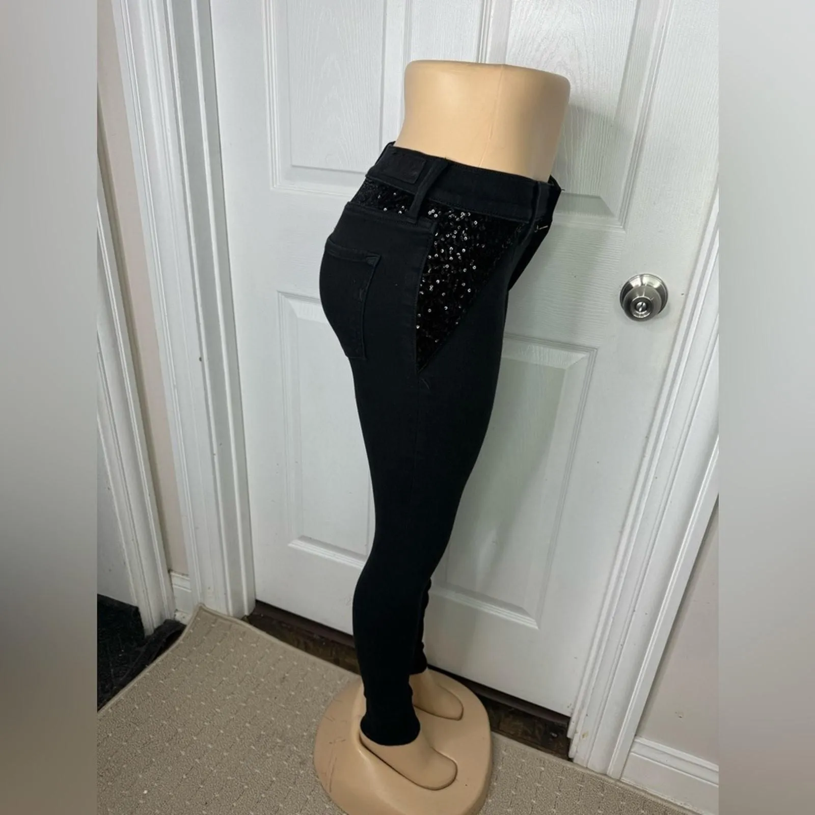 Listing Image Blurred Background