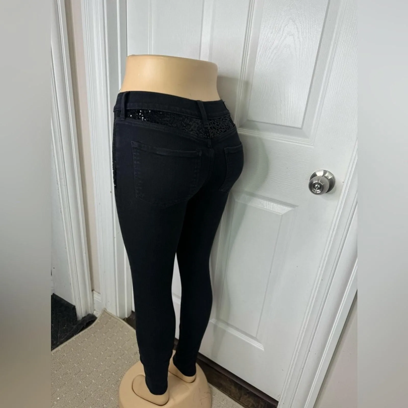 Listing Image Blurred Background