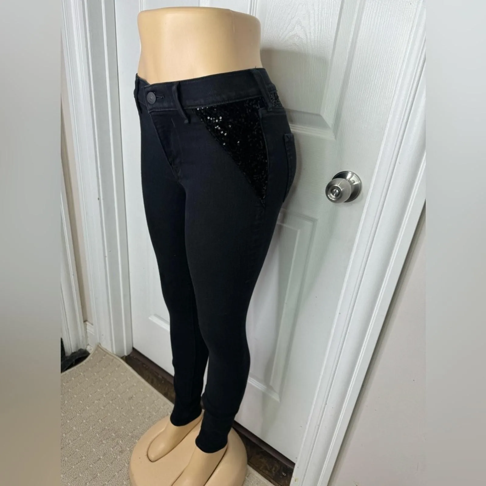 Listing Image Blurred Background