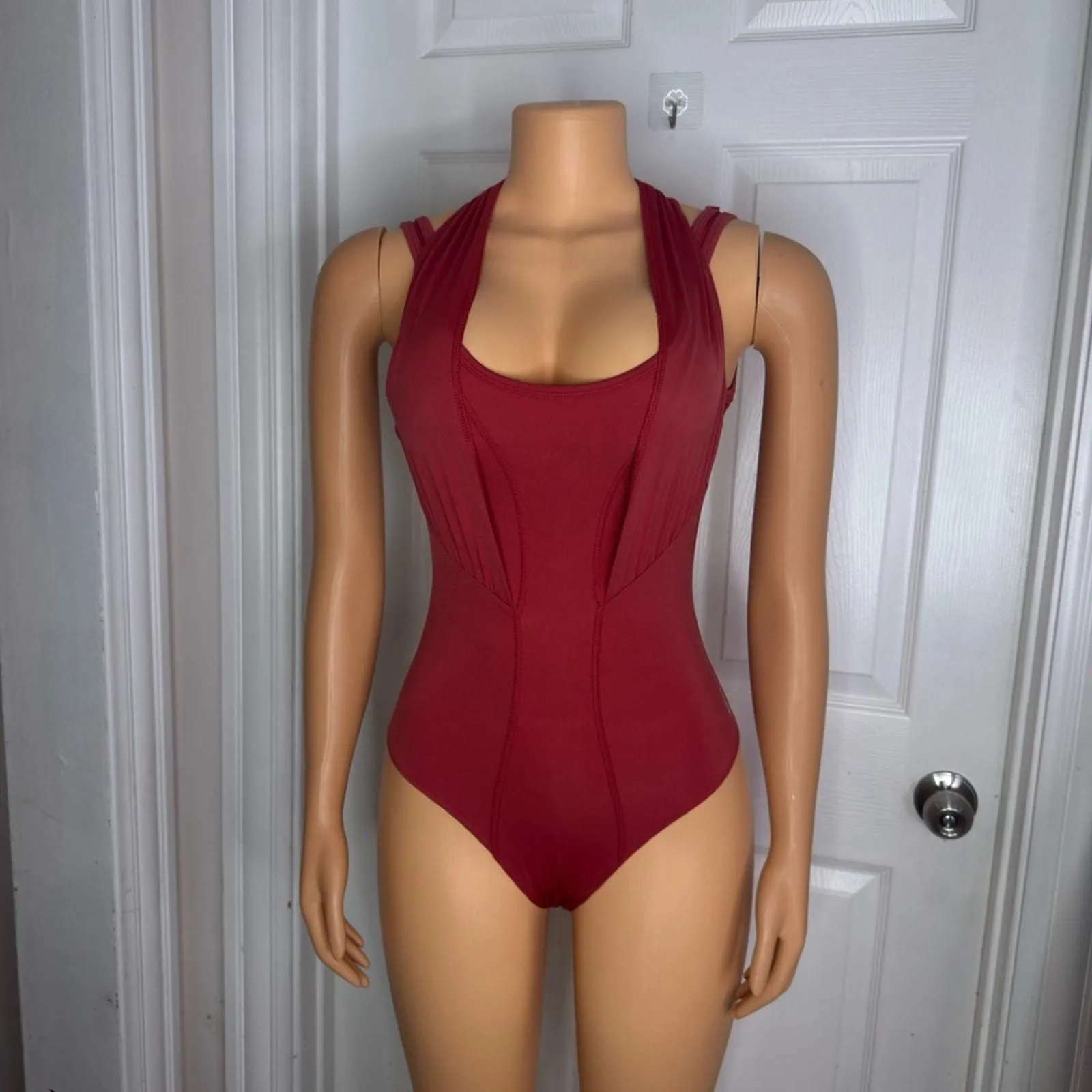 Listing Image Blurred Background
